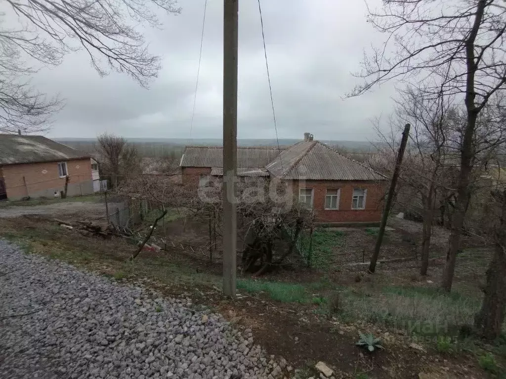 Дом в Ростовская область, Неклиновский район, с. Покровское Заводская ... - Фото 1