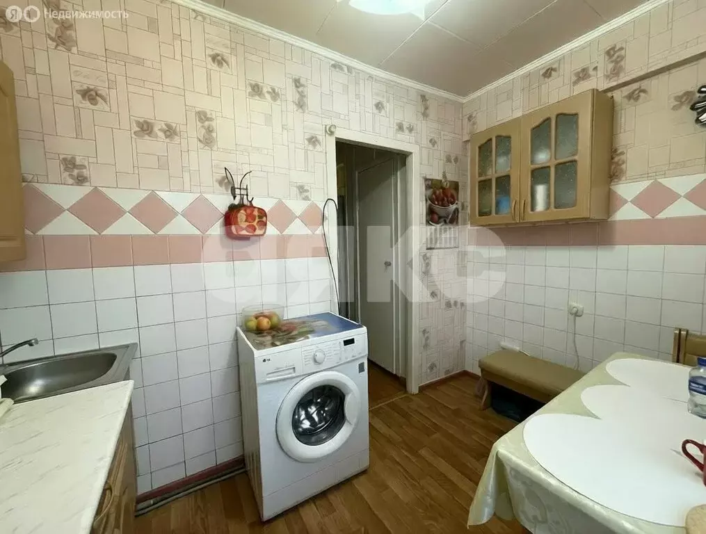 3-комнатная квартира: Майкоп, улица Чкалова, 86 (68.2 м) - Фото 2
