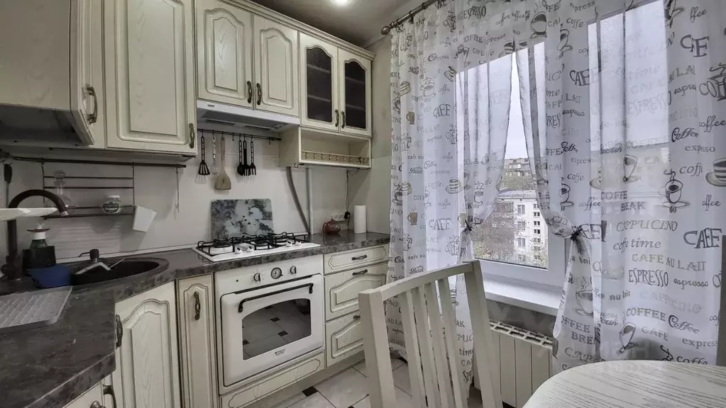 2-к кв. Москва ул. Чугунные Ворота, 21К4 (44.2 м) - Фото 1