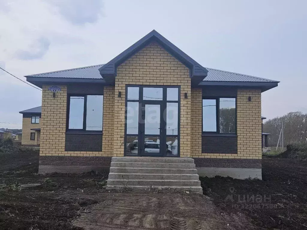 Дом в Башкортостан, Уфимский район, Дмитриевский сельсовет, д. ... - Фото 1