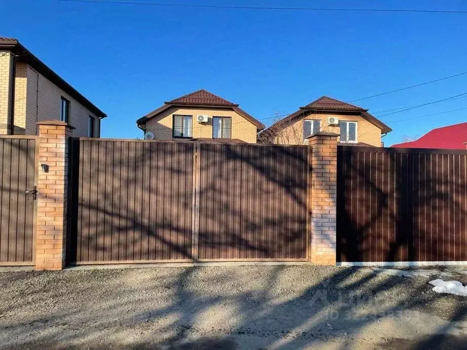 Дом в Краснодарский край, Краснодар пос. Знаменский, ул. Рябиновая ... - Фото 0