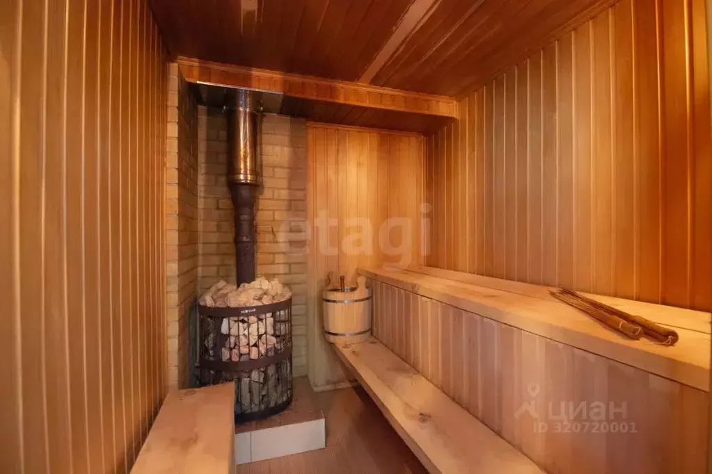 Дом в Сахалинская область, Холмский городской округ, с. Серные ... - Фото 1