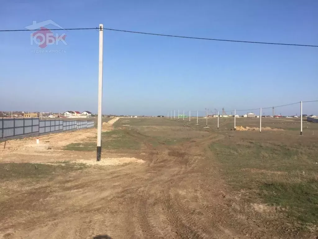 Участок в Крым, Сакский район, с. Суворовское ул. Суворовская, 1А (6.8 ... - Фото 0