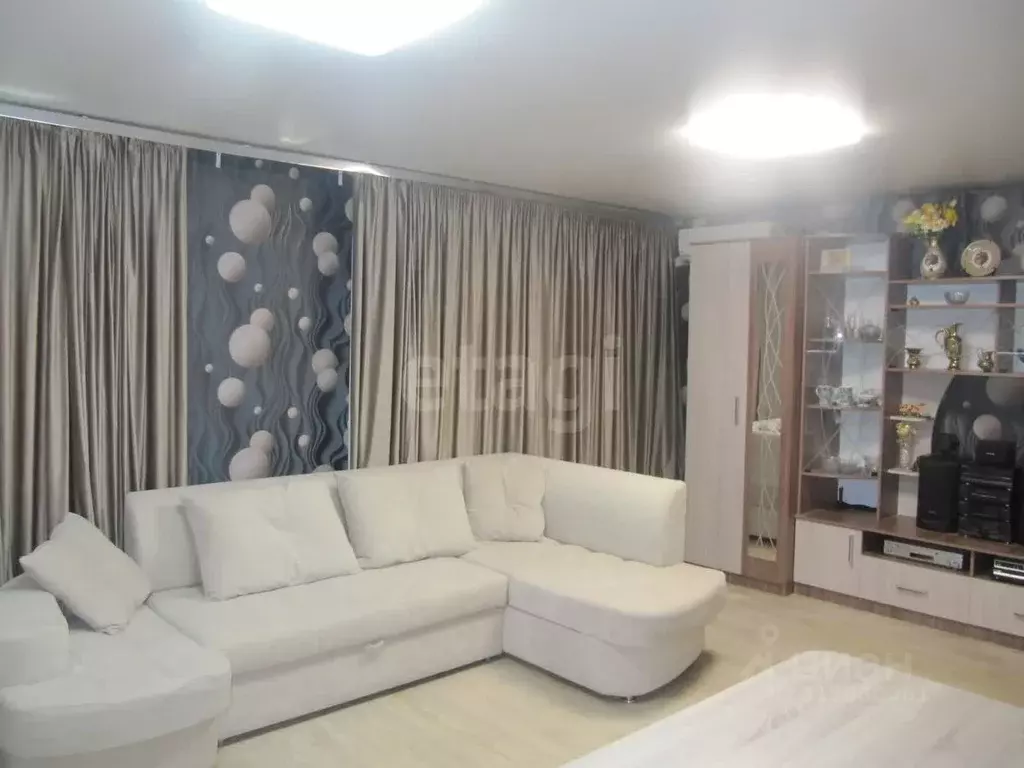 3-к кв. Тюменская область, Тюмень ул. Газовиков, 25к3 (72.3 м) - Фото 0