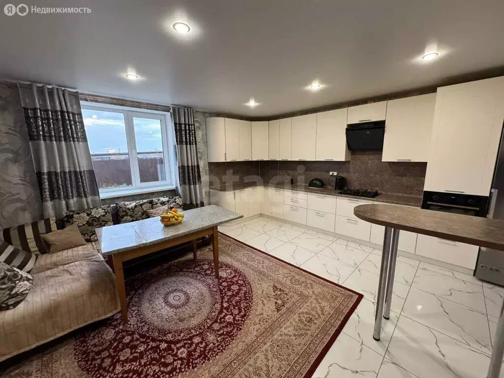 Дом в Бузаевка, Центральная улица (224.7 м) - Фото 1