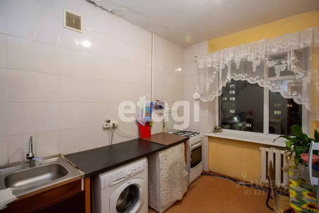 Комната Ямало-Ненецкий АО, Новый Уренгой ул. 26-го съезда КПСС, 10 ... - Фото 1