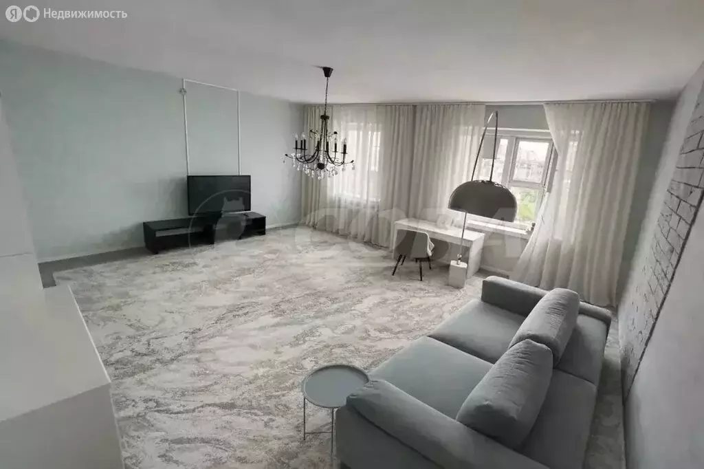 4-комнатная квартира: Тюмень, улица Муравленко, 5 (185 м) - Фото 1
