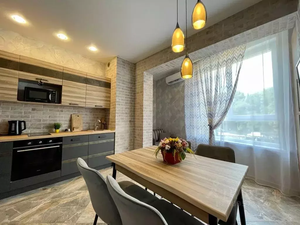 2-к кв. Крым, Ялта ул. Блюхера, 19 (70.0 м) - Фото 1