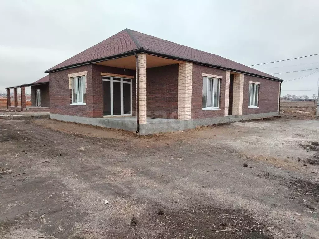 Дом в Ростовская область, Неклиновский район, с. Новобессергеневка ул. ... - Фото 1