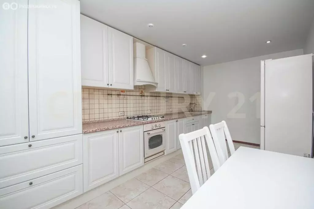 3-комнатная квартира: Ульяновский район, рабочий посёлок Ишеевка, ... - Фото 2