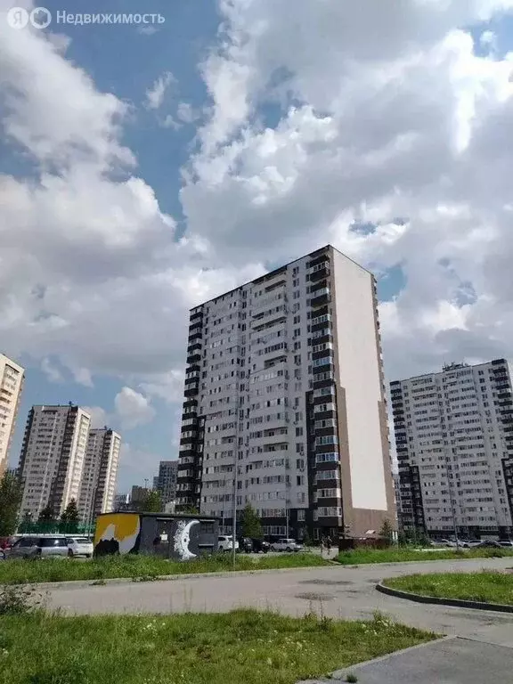 Квартира-студия: Тюмень, улица Вадима Бованенко, 3 (32 м) - Фото 2