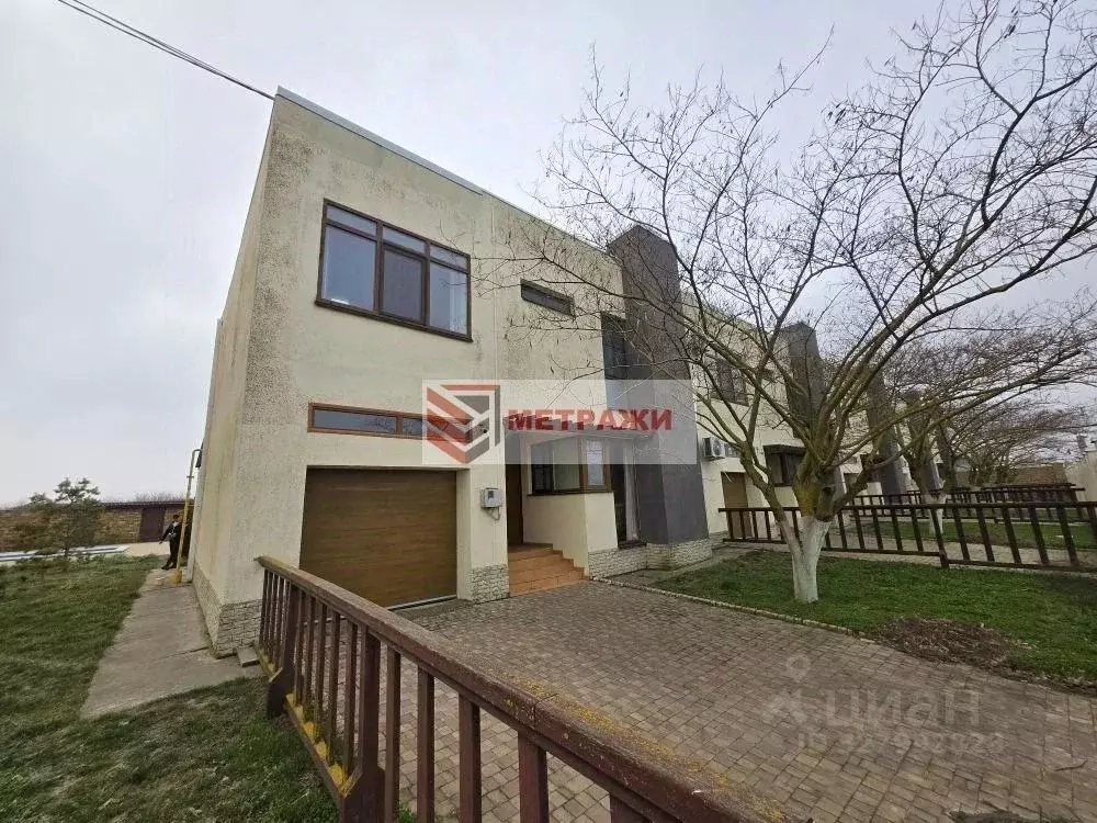 Таунхаус в Краснодарский край, Темрюкский район, Тамань ст-ца  (150 м) - Фото 1