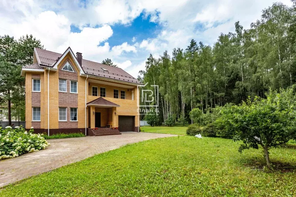 Дом в Калужская область, Дзержинский район, Льва Толстого с/пос, с. ... - Фото 1