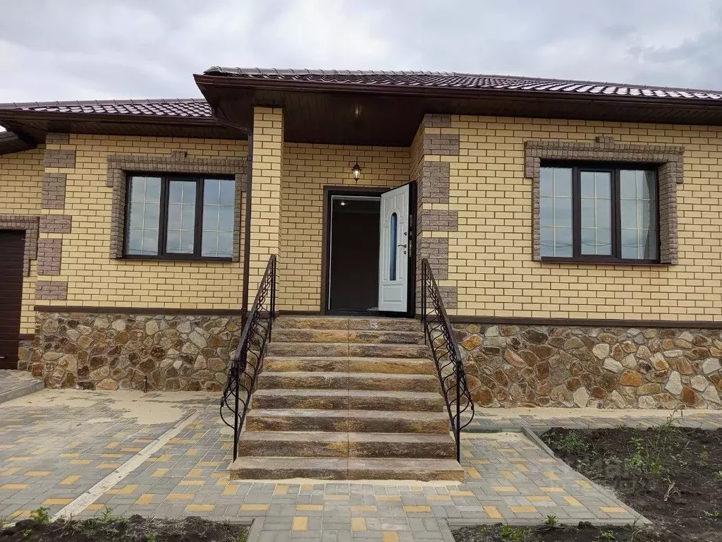 Дом в Белгородская область, Белгородский район, Дубовское с/пос, с. ... - Фото 1