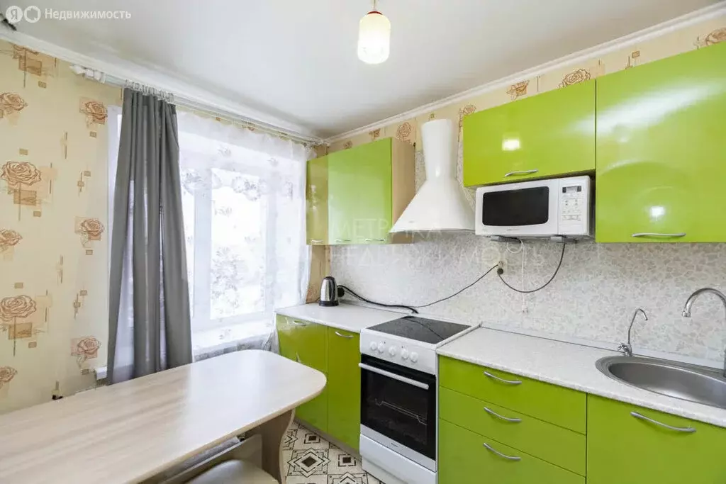 2-комнатная квартира: Тюмень, улица Республики, 90 (45.5 м) - Фото 1