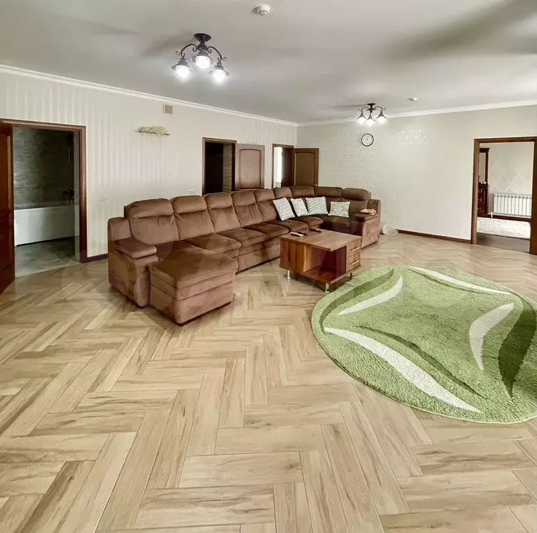 4-к. квартира, 200 м, 4/4 эт. - Фото 1