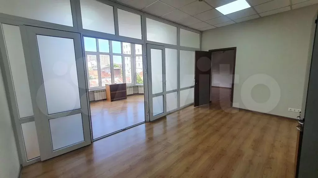 Офис с ремонтом, ком.услуги вкл., 30-55 м2 - Фото 0