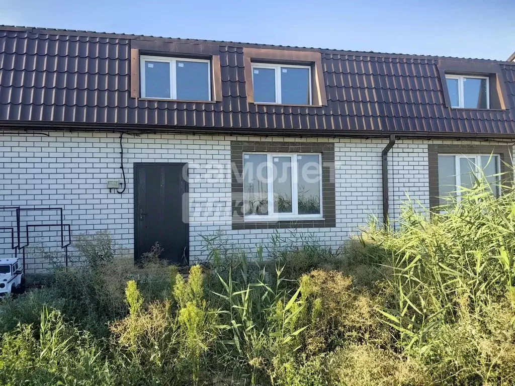 Таунхаус в Калмыкия, Элиста ул. Эрмелинская (68 м) - Фото 1