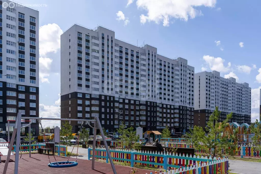1-комнатная квартира: Тюмень, улица Монтажников, 40 (39.5 м) - Фото 1