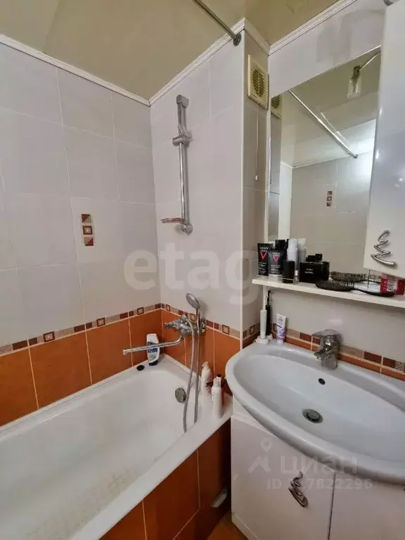 2-к кв. Владимирская область, Муром ул. Артема, 27 (52.8 м) - Фото 0