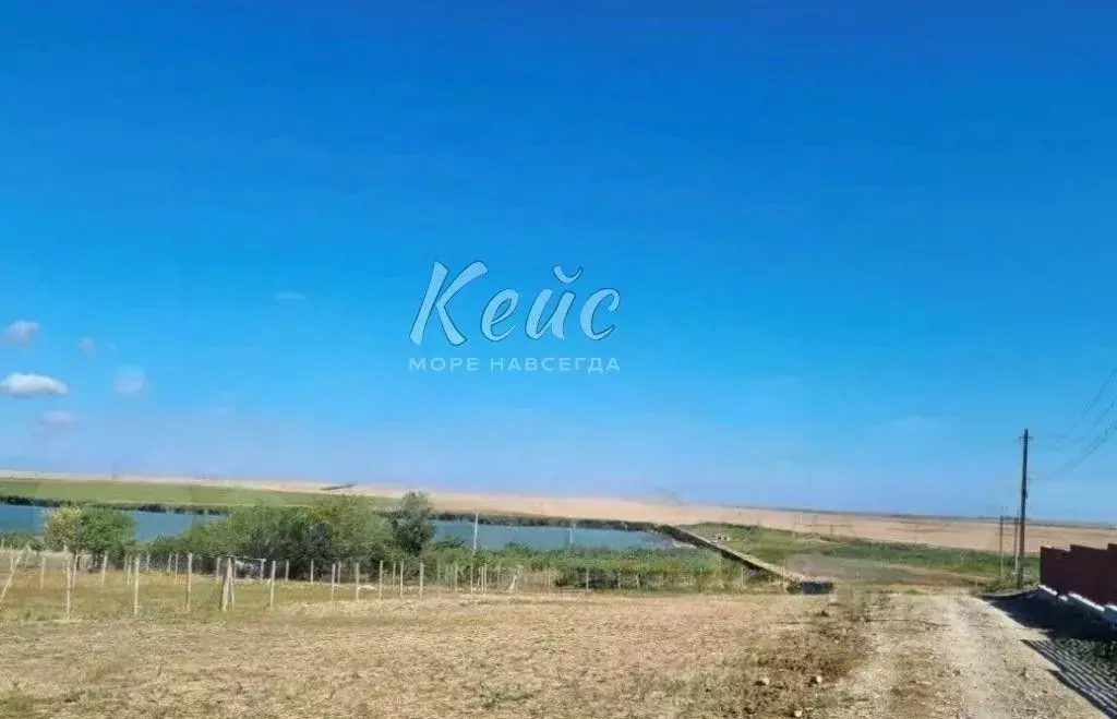 Участок в Крым, Феодосия Колос СПК, ул. Приозерная (7.5 сот.) - Фото 1