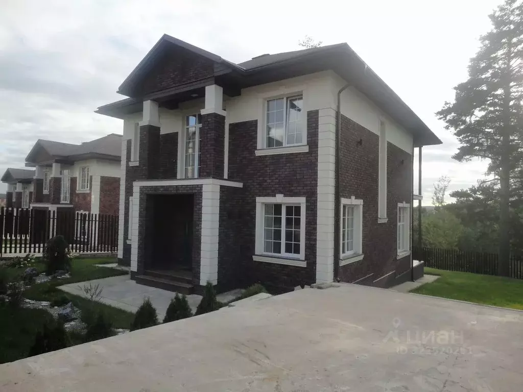 Коттедж в Москва пос. Подсобного хозяйства Минзаг, ул. Каштановая, 8А ... - Фото 1