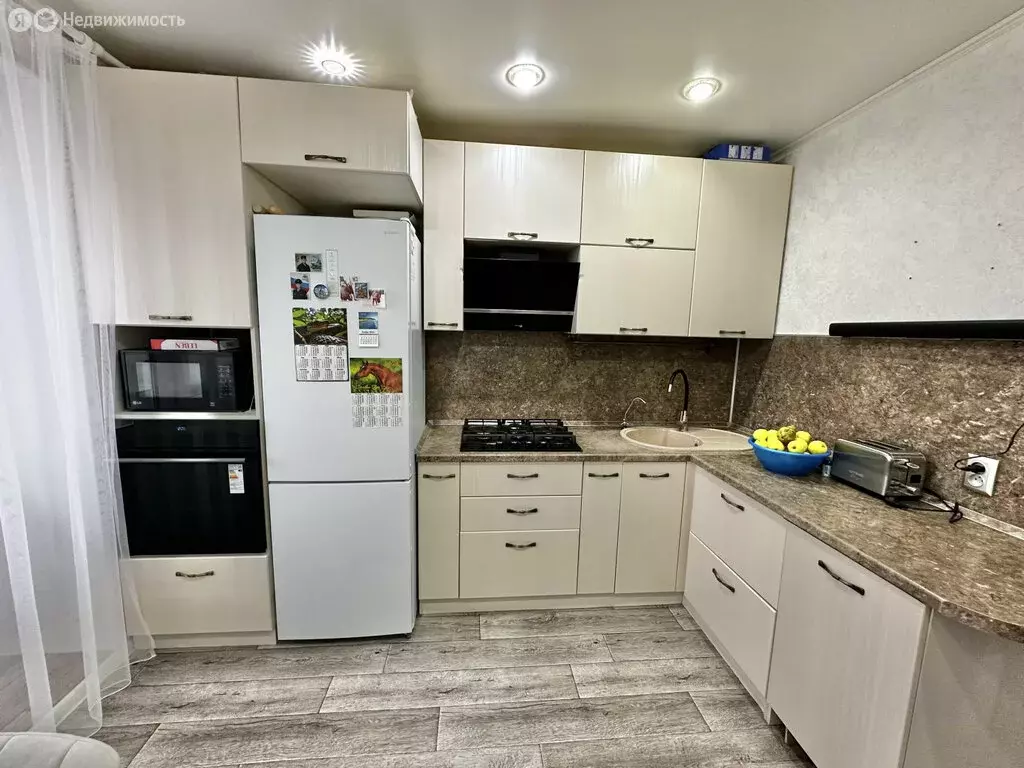 2-комнатная квартира: Октябрьский, микрорайон 32А, 6 (51.3 м) - Фото 1