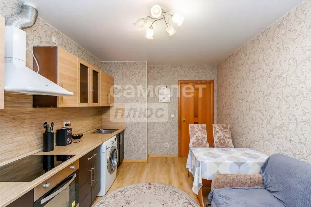 2-к кв. Тюменская область, Тюмень ул. Александра Протозанова, 16 (61.8 ... - Фото 1