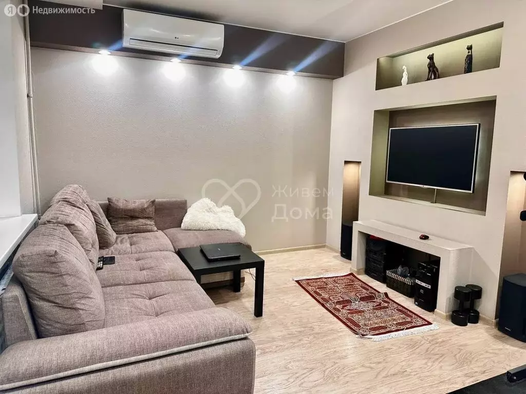 4-комнатная квартира: Волгоград, Рабоче-Крестьянская улица, 50 (88 м) - Фото 1