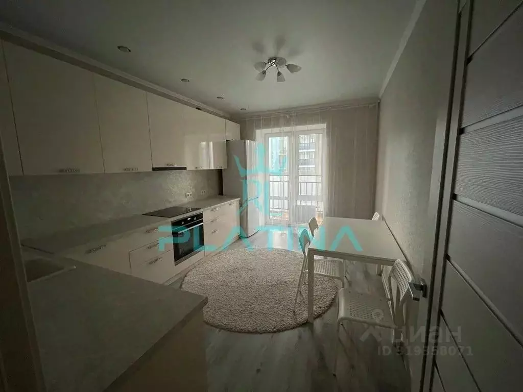 2-к кв. Татарстан, Казань ул. Разведчика Ахмерова, 7 (82.0 м) - Фото 0