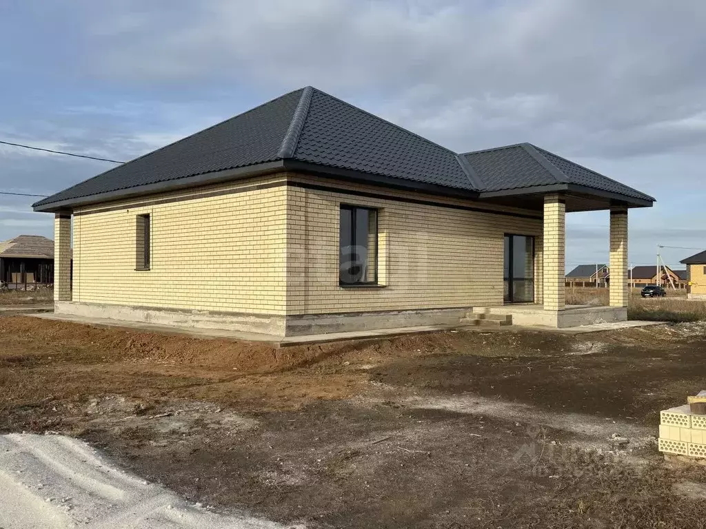 Дом в Оренбургская область, Оренбургский район, с. Благословенка ул. ... - Фото 1