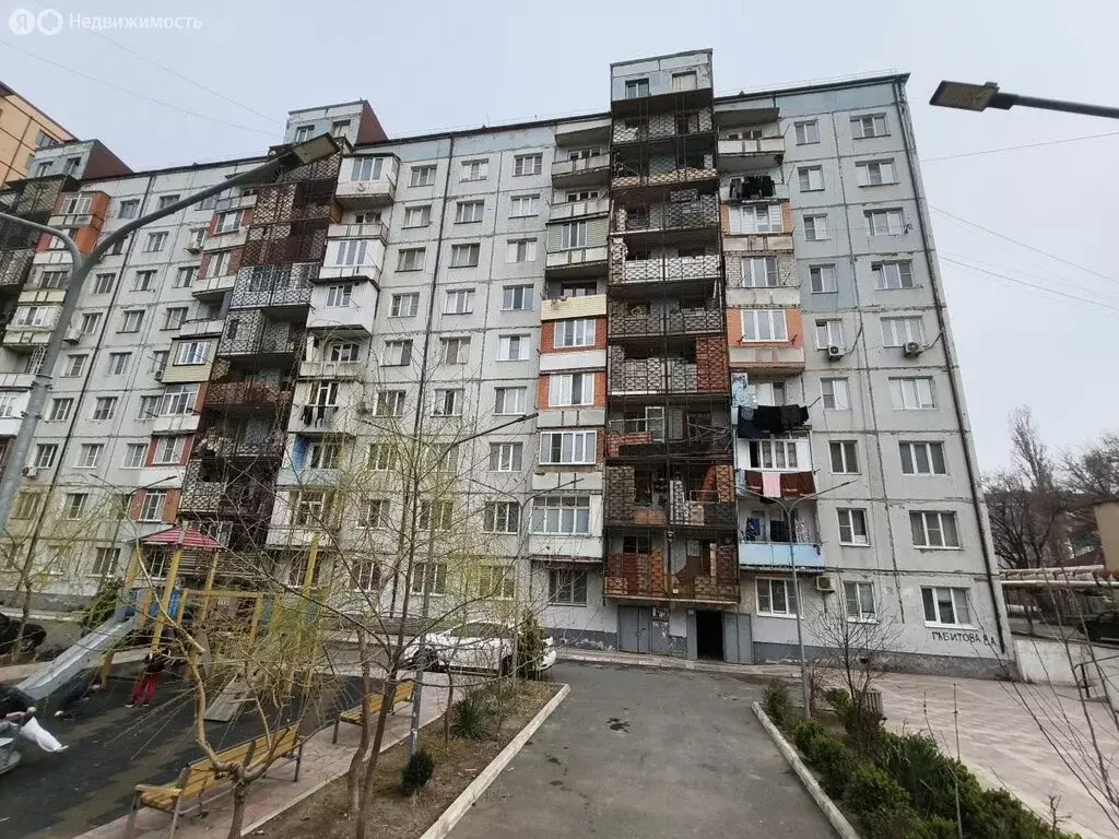 4-комнатная квартира: Махачкала, улица Габитова, 8А (90 м) - Фото 2