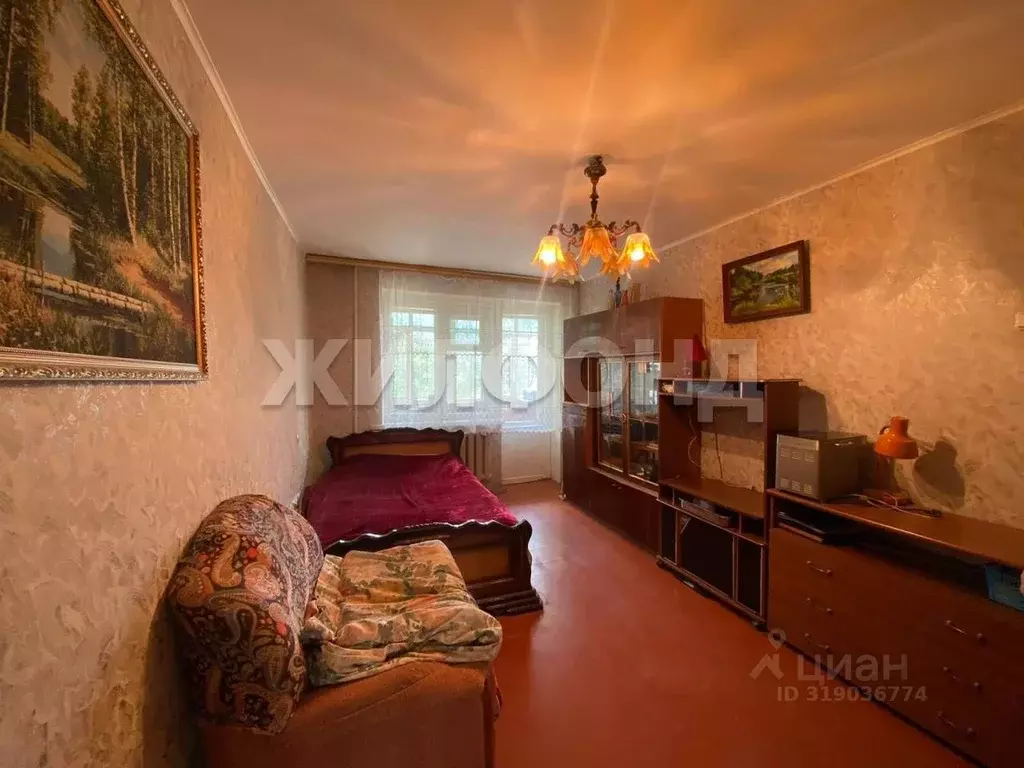 3-к кв. Брянская область, Брянск ул. Абашева, 2 (63.4 м) - Фото 0