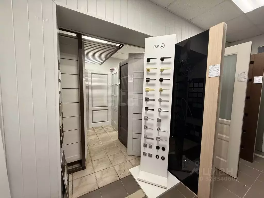 Торговая площадь в Смоленская область, Ярцево ул. Максима Горького, 13 ... - Фото 0