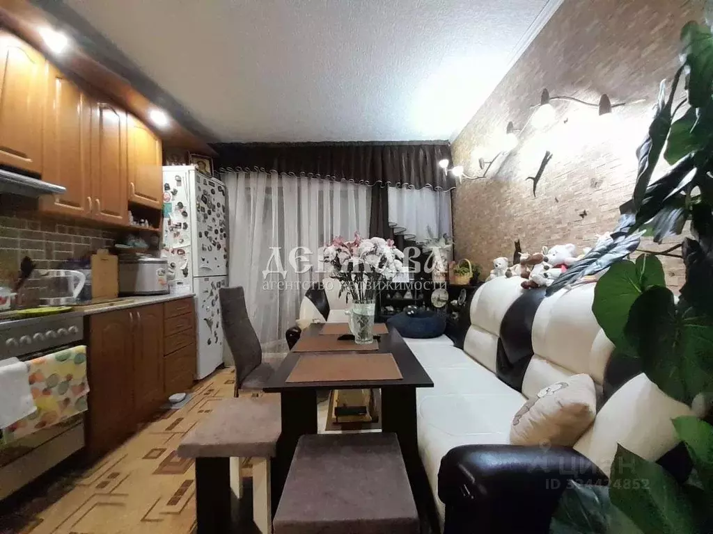 2-к кв. Белгородская область, Старый Оскол Макаренко мкр, 2 (42.4 м) - Фото 2