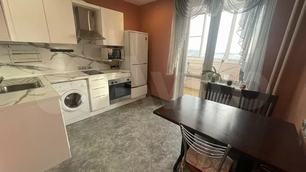 1-к. квартира, 45 м, 15/17 эт. - Фото 0
