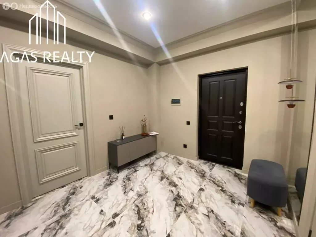 1-комнатная квартира: Пятигорск, улица Адмиральского, 1А (85 м) - Фото 1