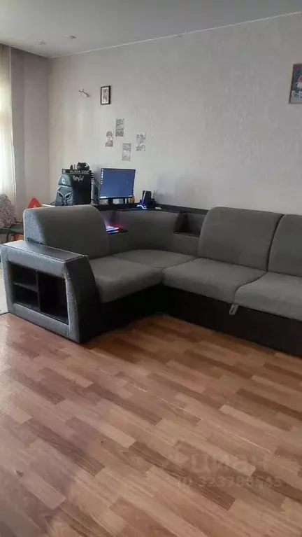 2-к кв. Омская область, Омск Заозерный мкр, ул. Бархатовой, 5 (56.0 м) - Фото 1