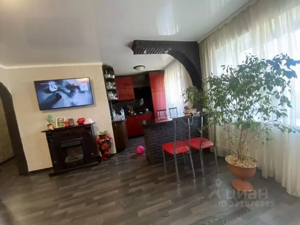 2-к кв. Омская область, Омск просп. Мира, 40 (42.2 м) - Фото 0