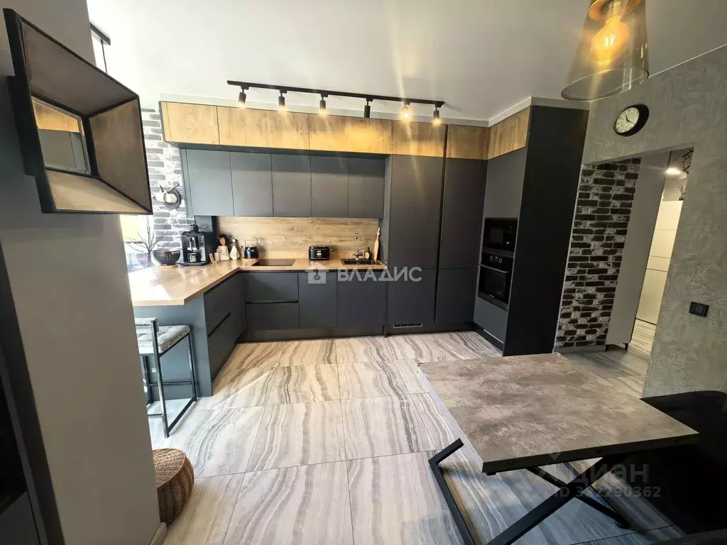 1-к кв. Калининградская область, Калининград просп. Мира, 83 (55.0 м) - Фото 1