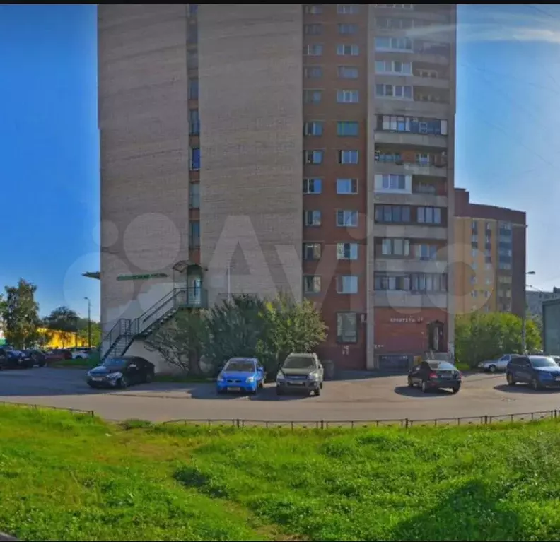 Комната 12,2 м в 5-к., 15/15 эт. - Фото 0