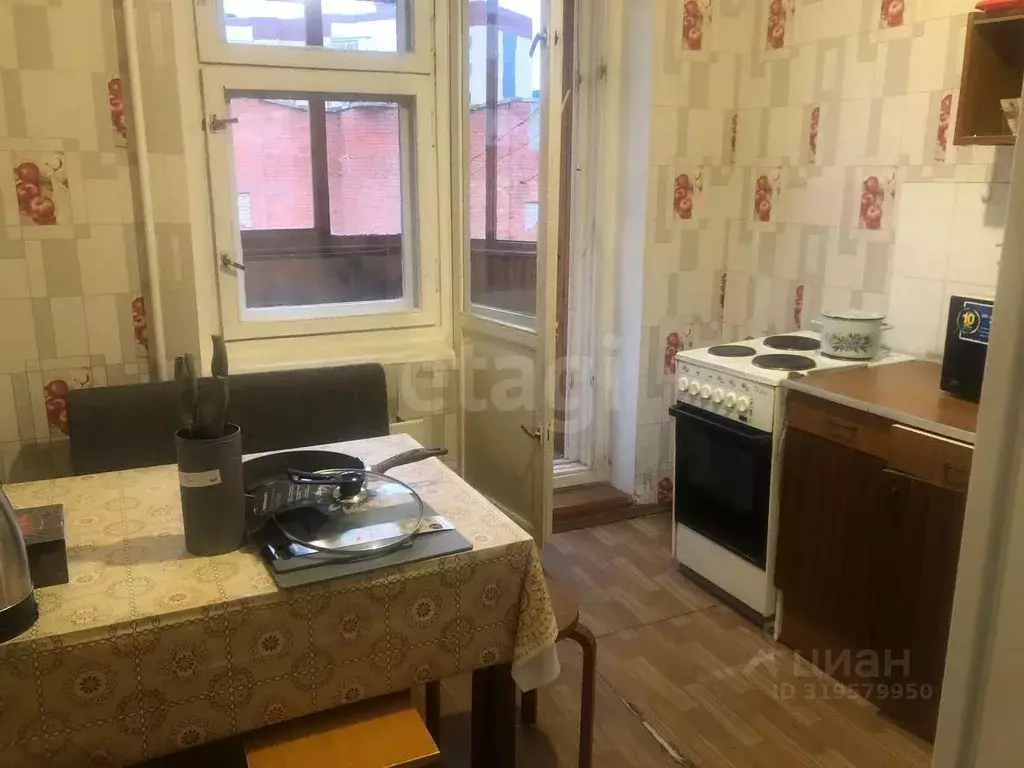2-к кв. Ханты-Мансийский АО, Сургут Быстринская ул., 22 (61.4 м) - Фото 0