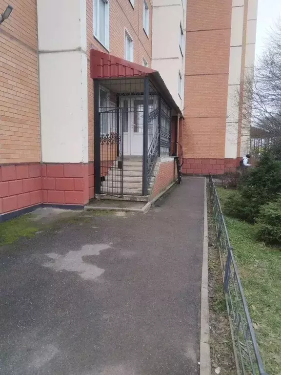 Помещение свободного назначения в Санкт-Петербург Горелово тер., ш. ... - Фото 1