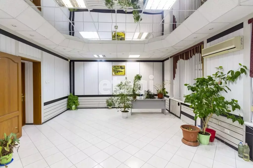 Офис в Тюменская область, Тюмень ул. Республики, 211А (20 м) - Фото 1