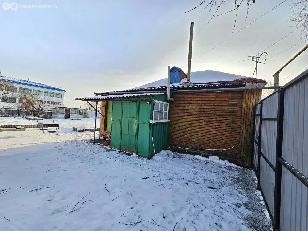 Дом в Калачинск, Омская улица, 16 (50 м) - Фото 2