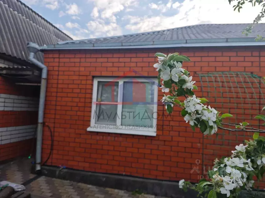 Дом в Белгородская область, Старый Оскол ул. Горького, 19 (100 м) - Фото 0
