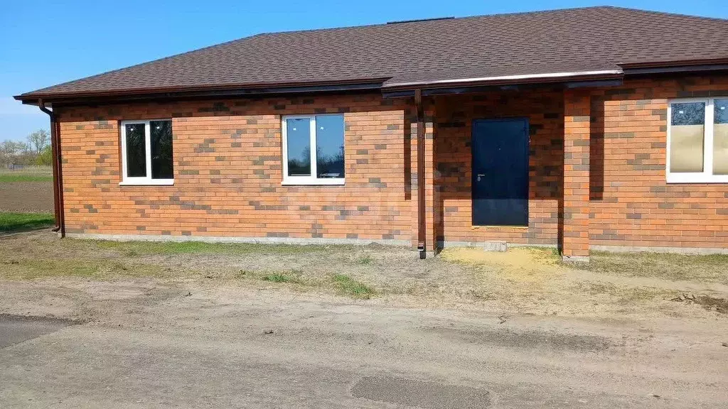 Дом в Белгородская область, Старооскольский городской округ, с. ... - Фото 0