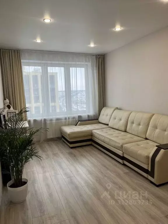 1-к кв. Татарстан, Казань ул. Александра Курынова, 4 (35.0 м) - Фото 1