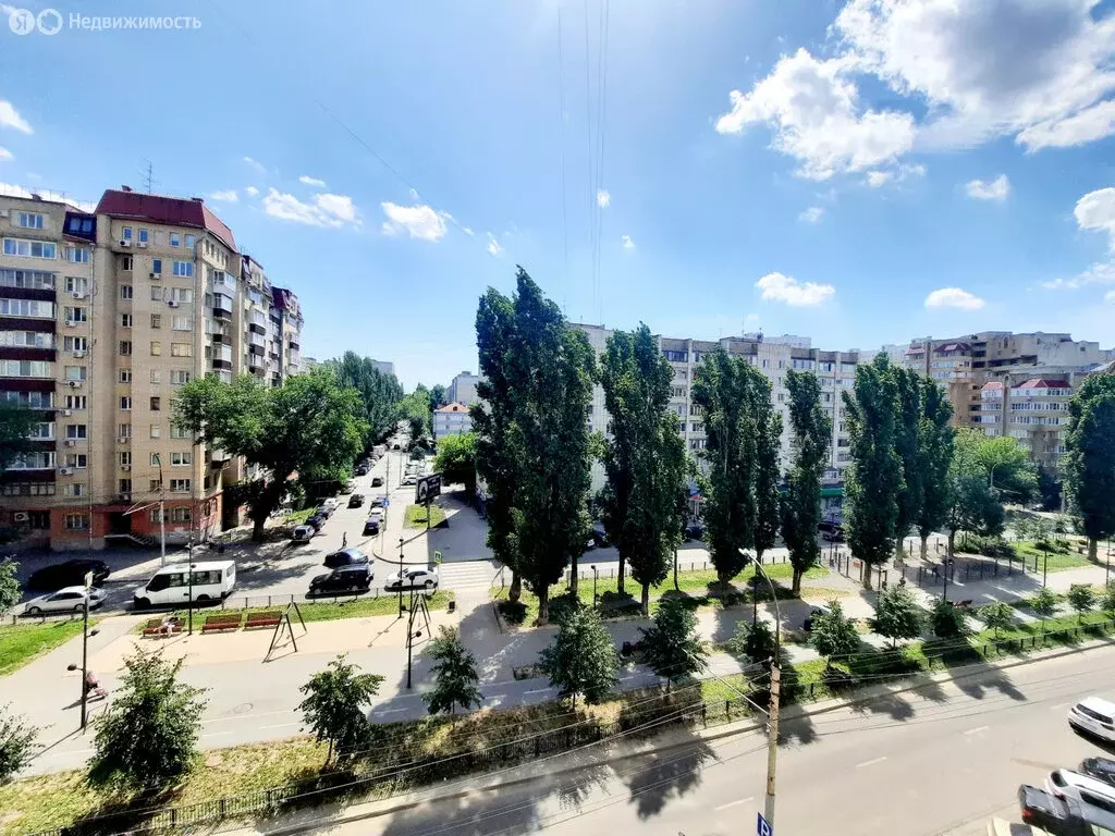 3-комнатная квартира: Саратов, улица имени В.Г. Рахова, 61/71 (122 м) - Фото 1