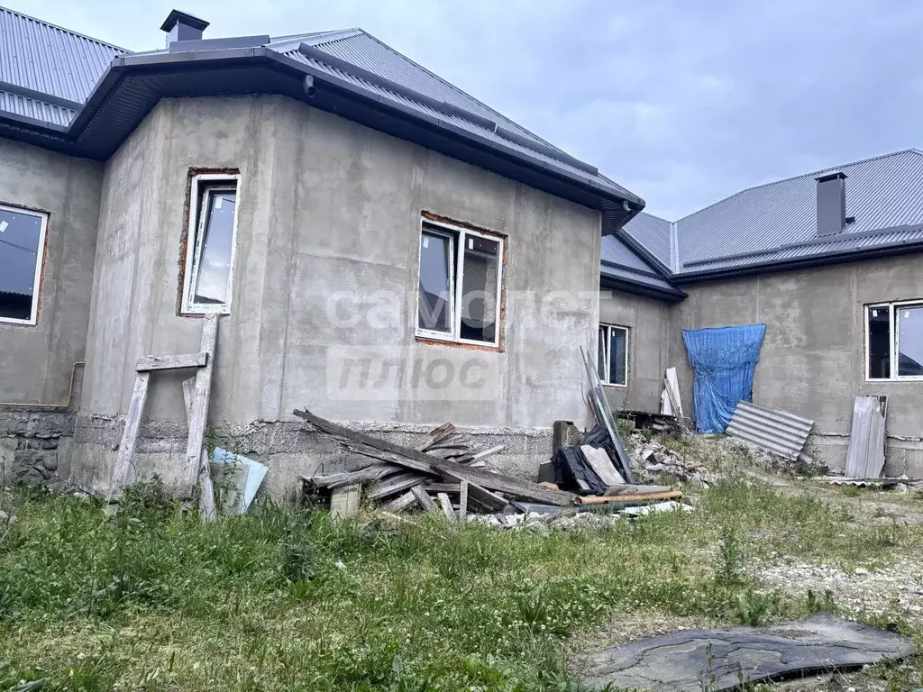 Дом в Кабардино-Балкария, Нальчик городской округ, с. Адиюх ш. ... - Фото 0
